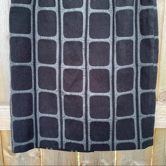 Trina Turk skirt lined USA made size 4 black - Picture 4 of 8